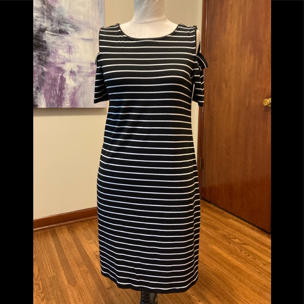 Black/white striped tshirt dress